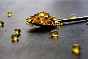 维生素e直接涂在脸上可以祛斑吗，有淡化作用(但坚持用才有效果)