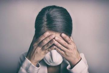 新冠感染三次必死是真是假，假的(但多次感染会致死是真的)